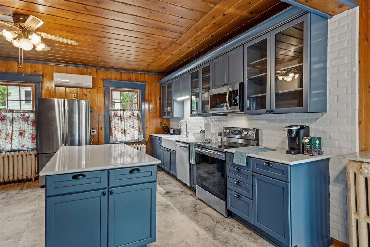 24-Kitchen.jpg