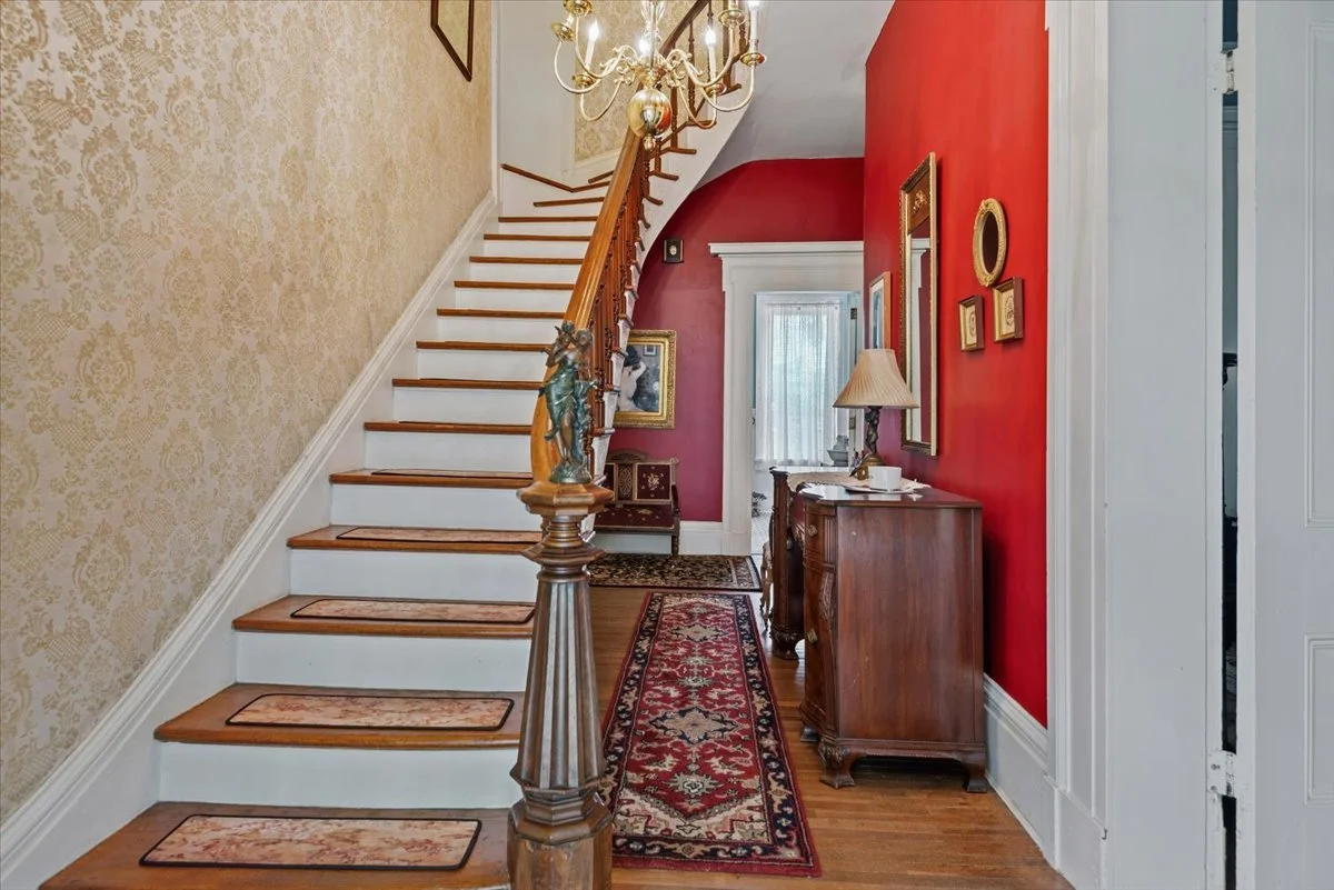 05-Foyer.jpg