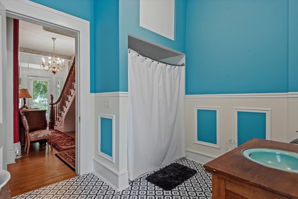 15-Bath.jpg