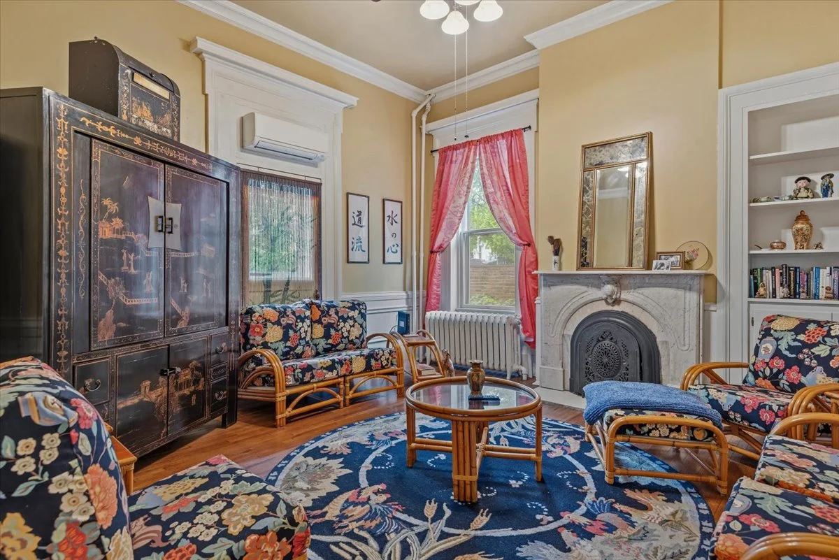 11-Family Room.jpg