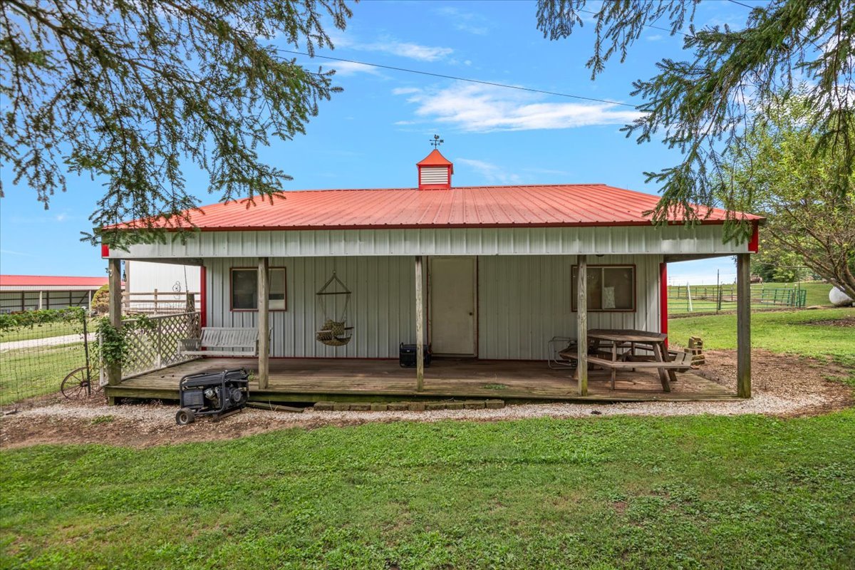 60-Outbuilding.jpg