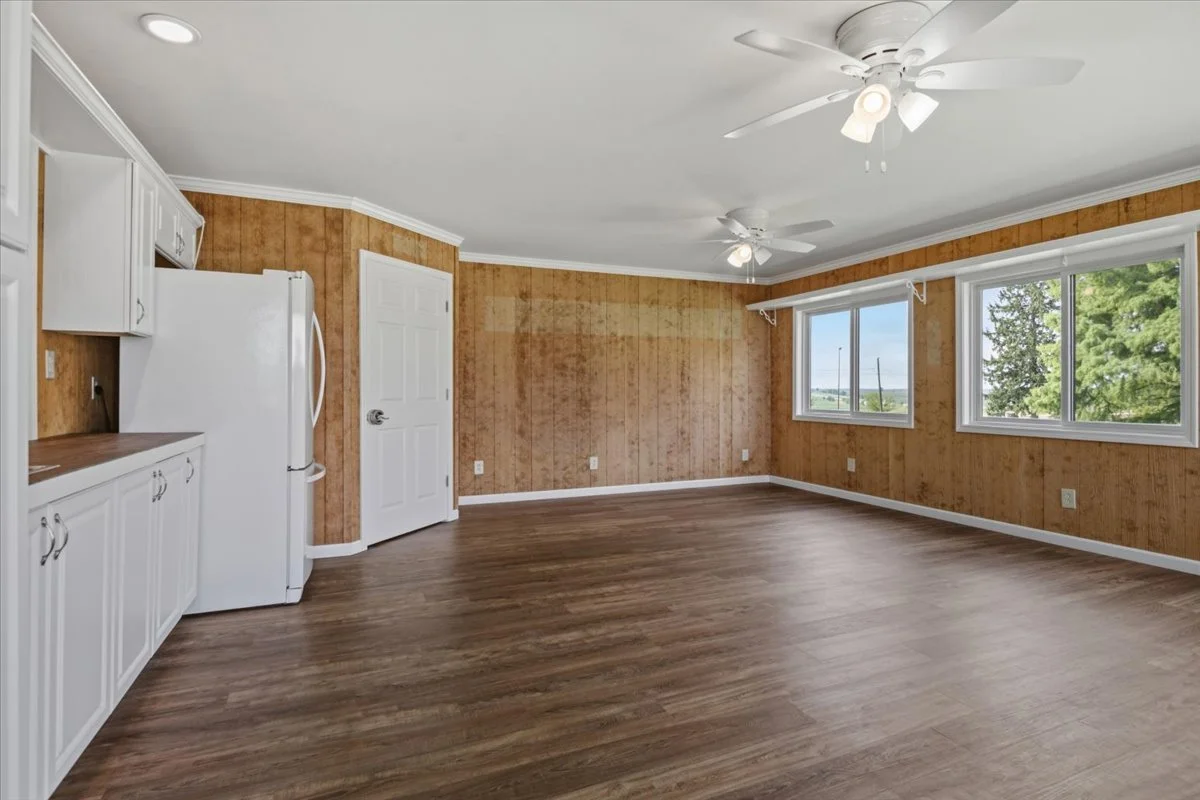 20-Sun Room.jpg