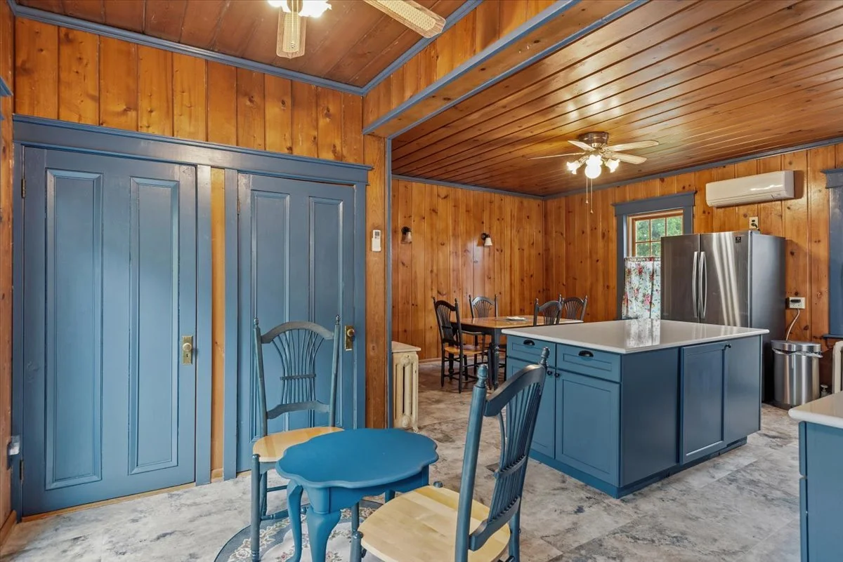 27-Sitting Room.jpg