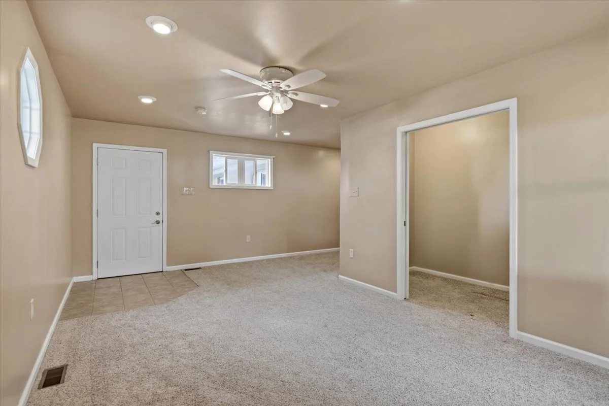 33-Bedroom 2.jpg