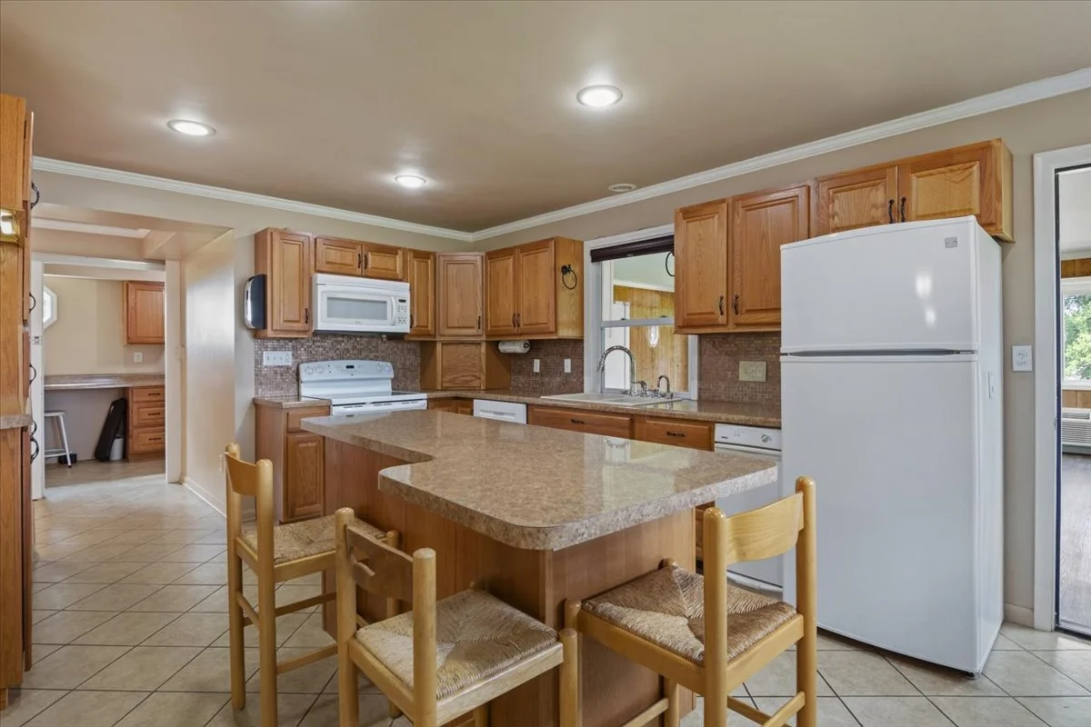 15-Kitchen.jpg