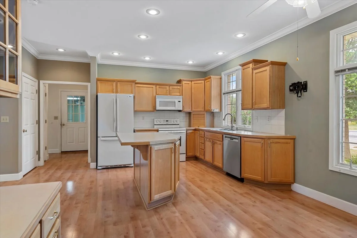 12-Kitchen.jpg