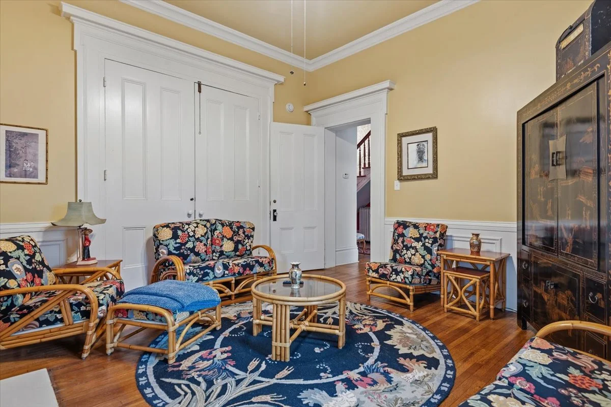 12-Family Room.jpg