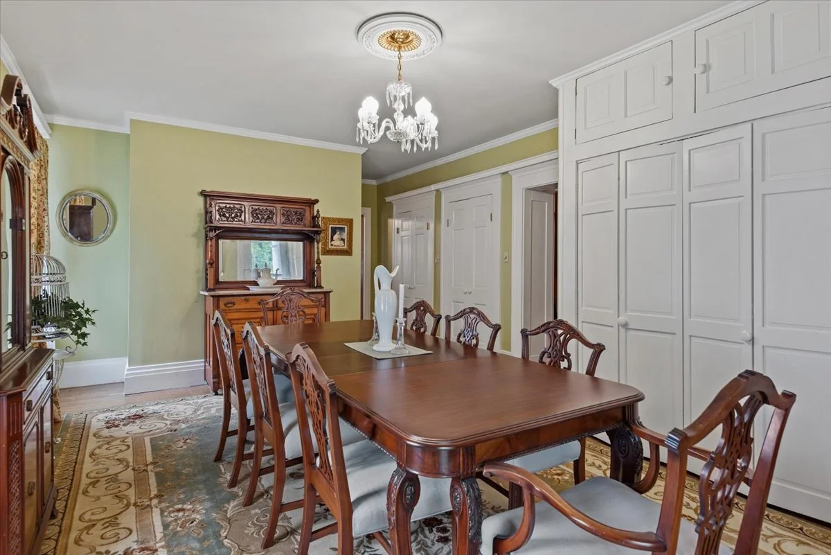 17-Dining Room.jpg