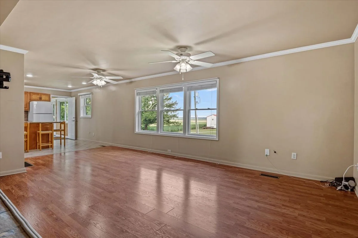 11-Dining Room.jpg