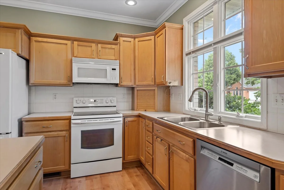 14-Kitchen.jpg