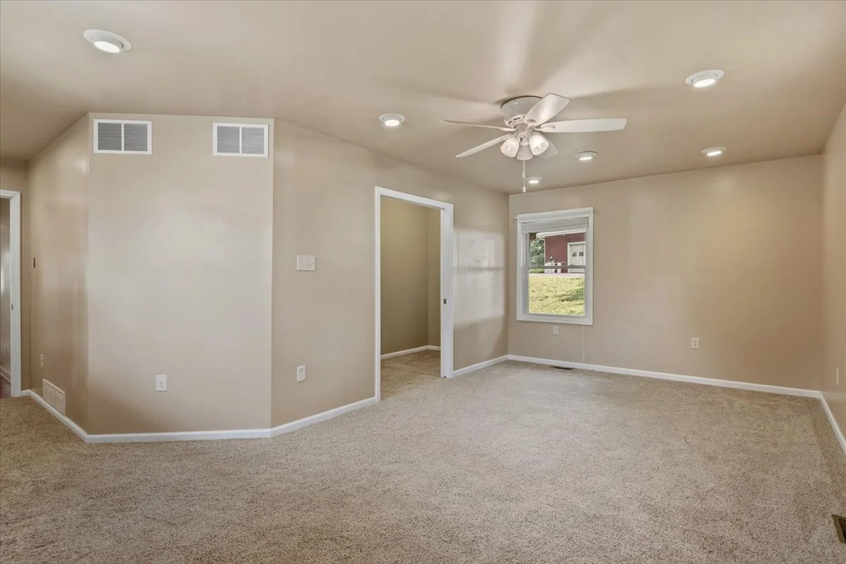 32-Bedroom 2.jpg