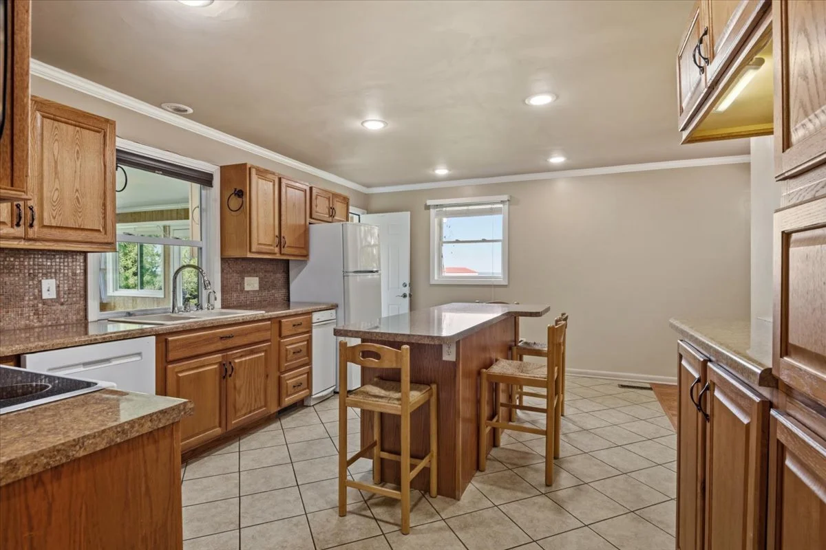 19-Kitchen.jpg