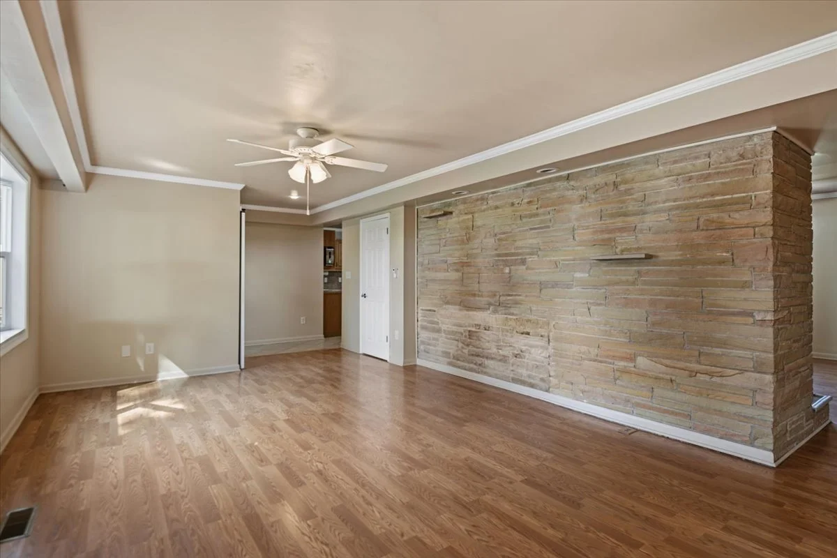 07-Living Room.jpg