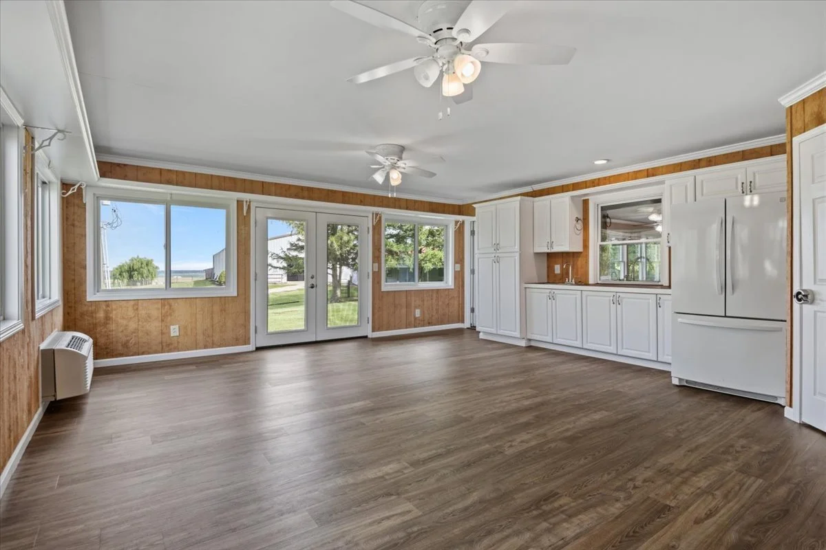 22-Sun Room.jpg