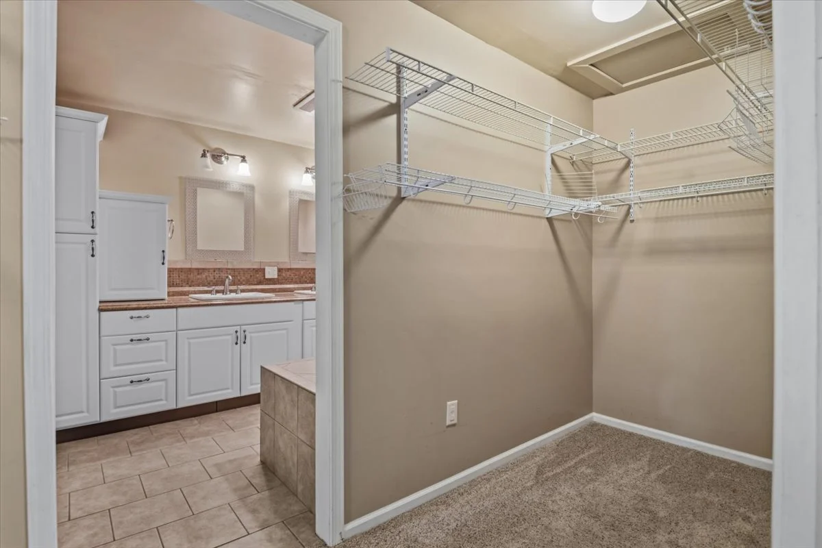 38-Primary Closet.jpg