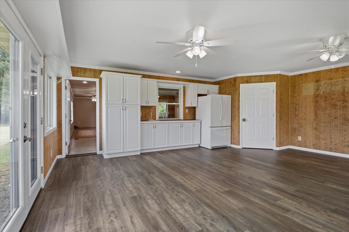21-Sun Room.jpg