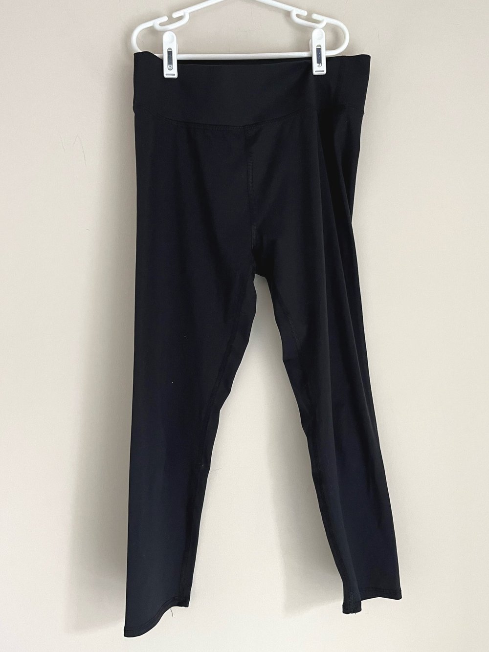 All in Motion Leggings, Child XL — En Pointe Consignments