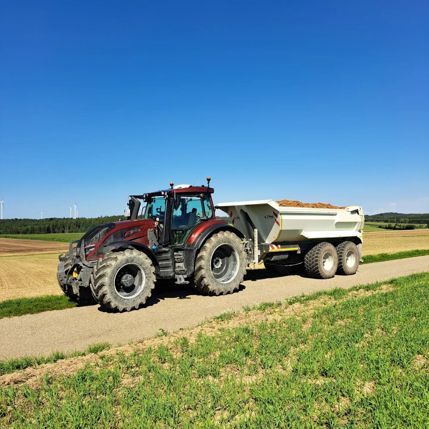 In letzter Zeit war viel los!😅

Wir haben einige Baustellen fertiggestellt. Gartenanlagen errichtet und viel Erde bewegt🚜💪

In der Bildergalerie, sowie auf unserer Website:
www.cmlohnunternehmen.de 

K&ouml;nnt ihr alles sehen!

#erdbau#kubik#bagg