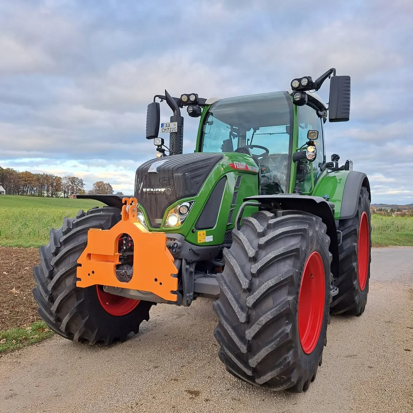 Verst&auml;rkung....😎🤩

#fendt#cmlohnunternehmen#sauter#kommunalplatte#lohnunternehmen#winterdienst#verst&auml;rkung#fendtone#neu#schneepflug#erdmulde#baywa#waffenschmiedemarktoberdorf#traum