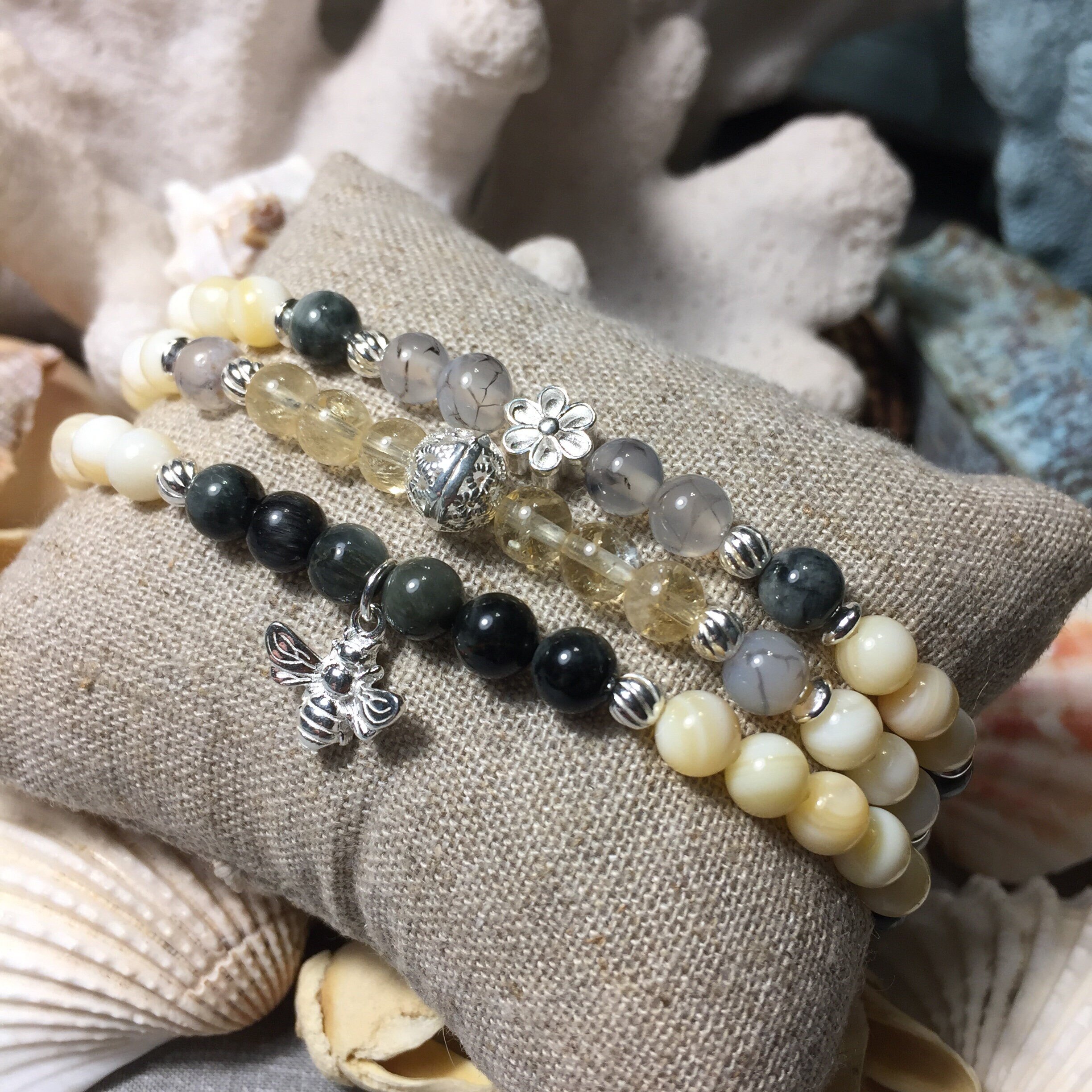 https://i.etsystatic.com/22230889/r/il/926760/2178532044/il_fullxfull.2178532044_inq0.jpg
