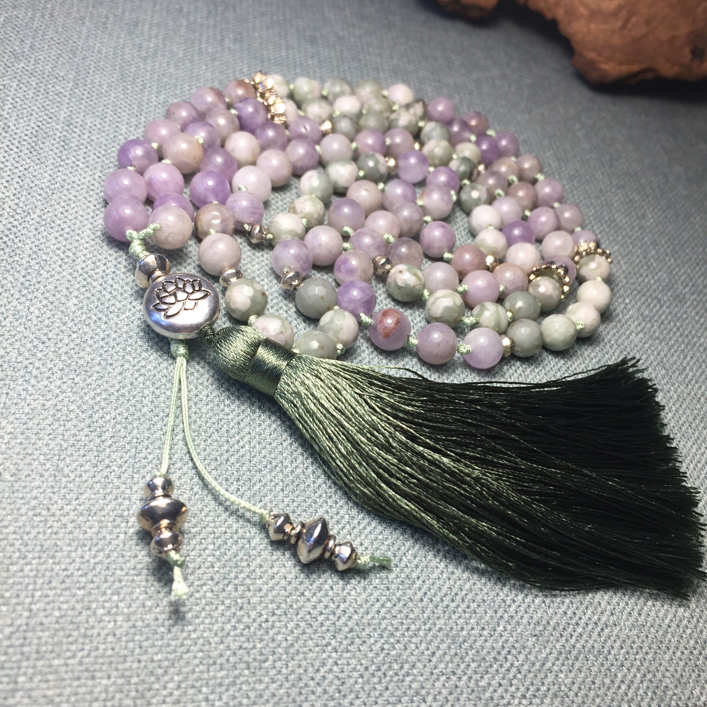 https://i.etsystatic.com/22230889/r/il/baf571/3129712901/il_fullxfull.3129712901_ev01.jpg