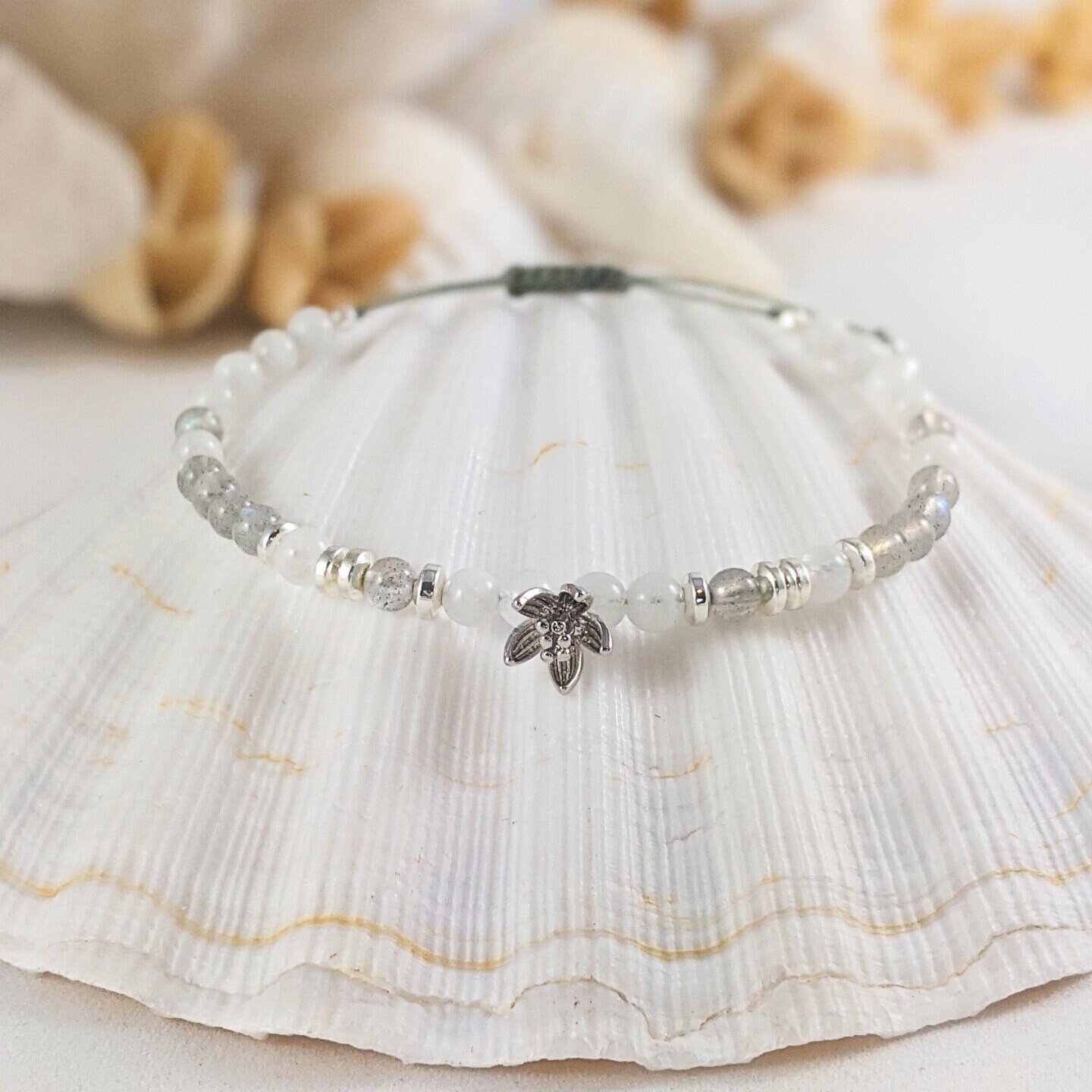 https://i.etsystatic.com/22230889/r/il/e7efd0/3216593372/il_fullxfull.3216593372_gn19.jpg