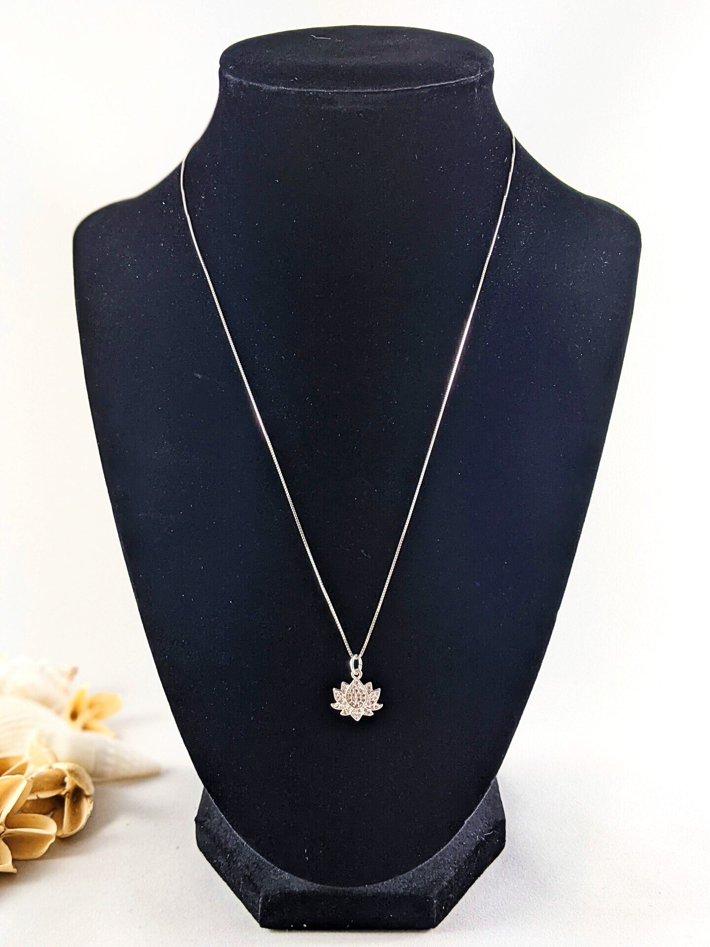 https://i.etsystatic.com/22230889/r/il/3d9440/3354560309/il_fullxfull.3354560309_hyue.jpg