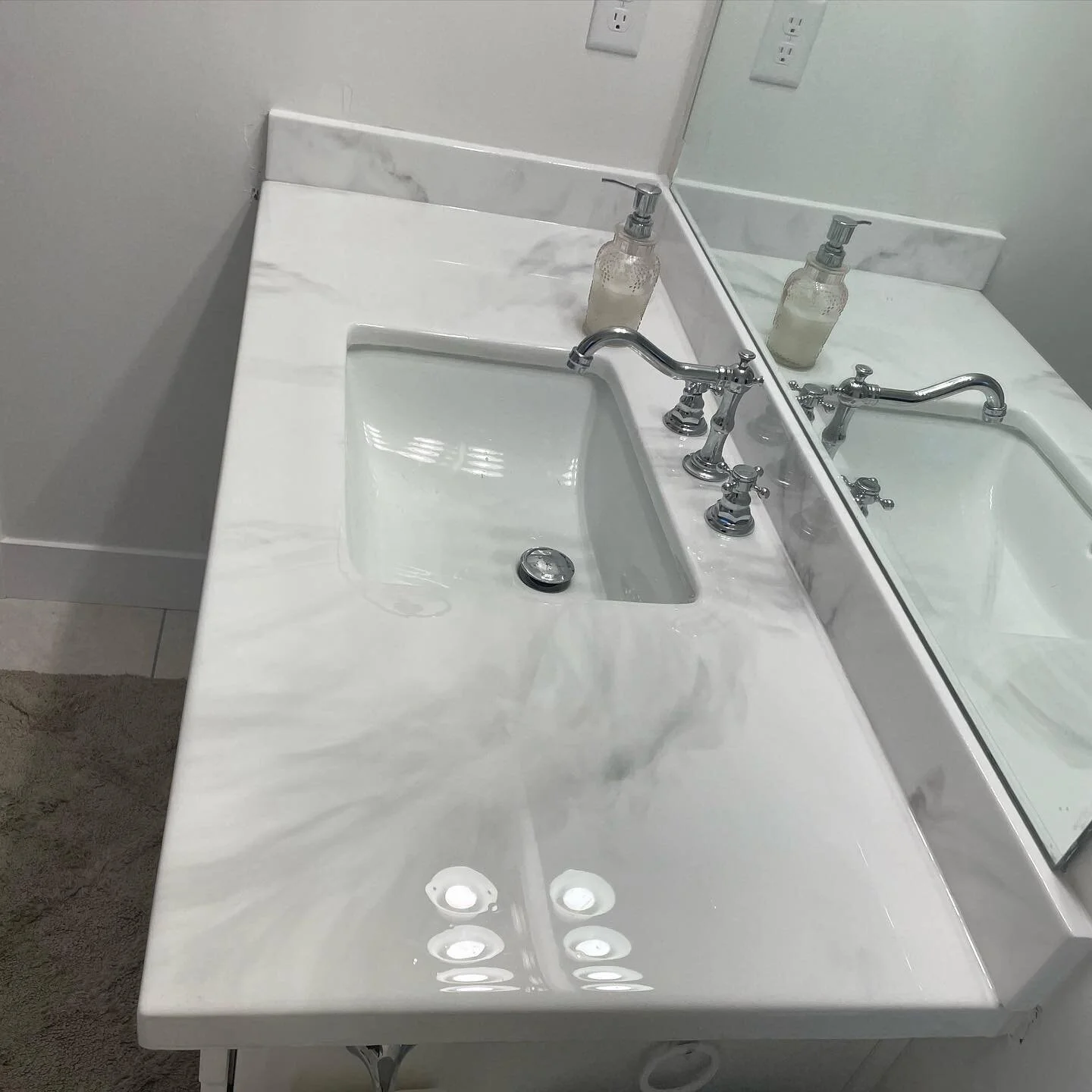 Marble countertop epoxy #metallicepoxy #epoxymarble #epoxycountertops #saratogasprings #saratogaspringsutah #utah #salc #saltlakecityutah #lehi #lehiutah #americanfork #provo #epoxy #homeimprovement #kitchen #bathroom #kitchenandbath #design