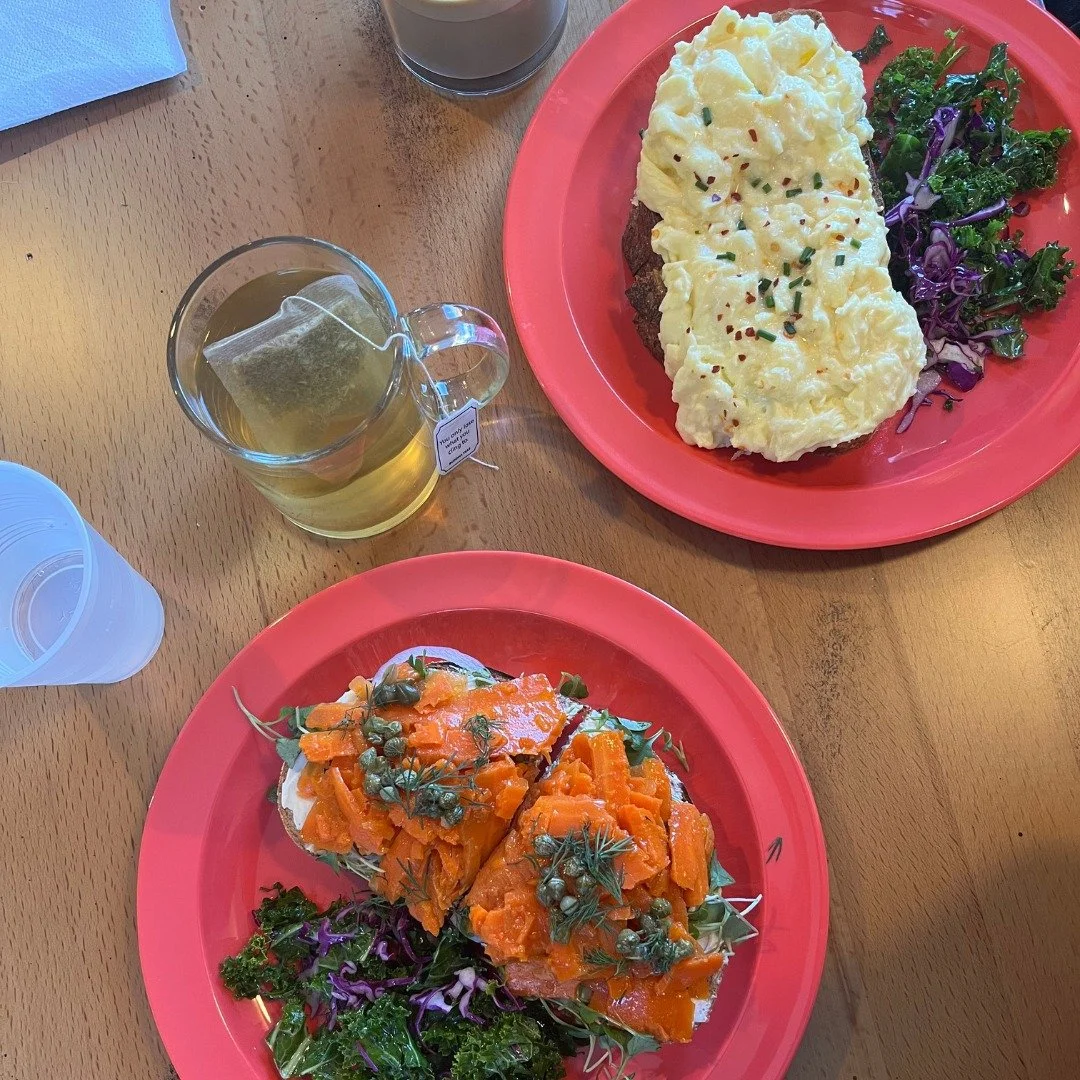 Good food, good mood! 🥗💚 When delicious meets nutritious, it&rsquo;s a win for body and soul. Fueling up with healthy bites that make me feel my best from the inside out. What&rsquo;s your go-to for a tasty wellness boost? ✨

#HolisticWellness #Ind