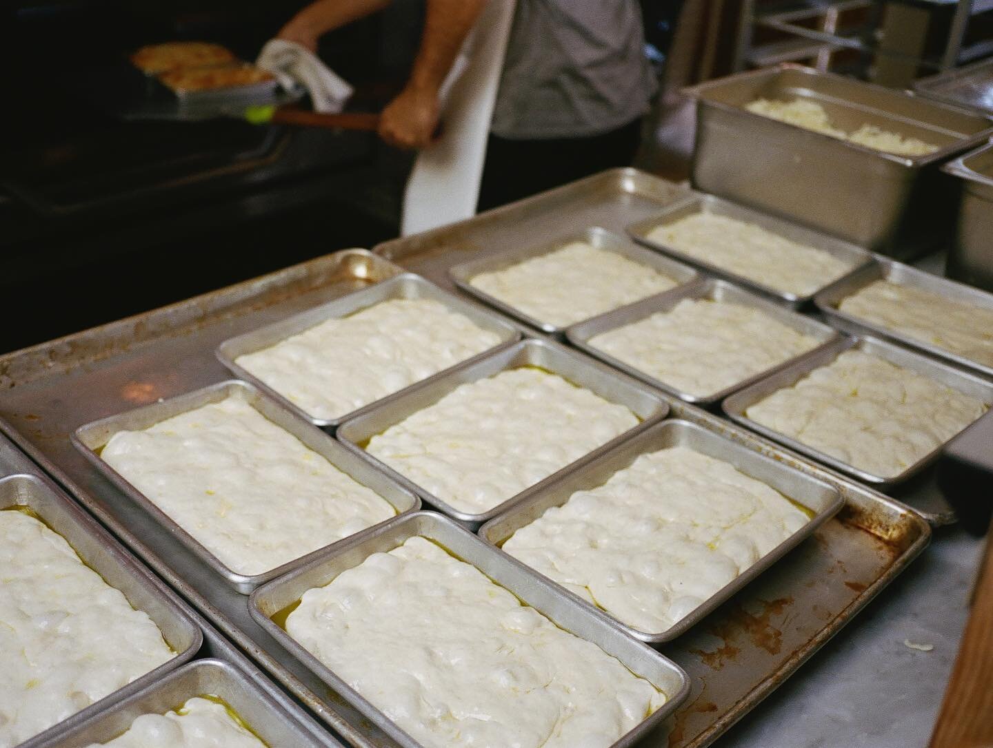 Prepping dat pizza dough #delanonna #stackthatdough
