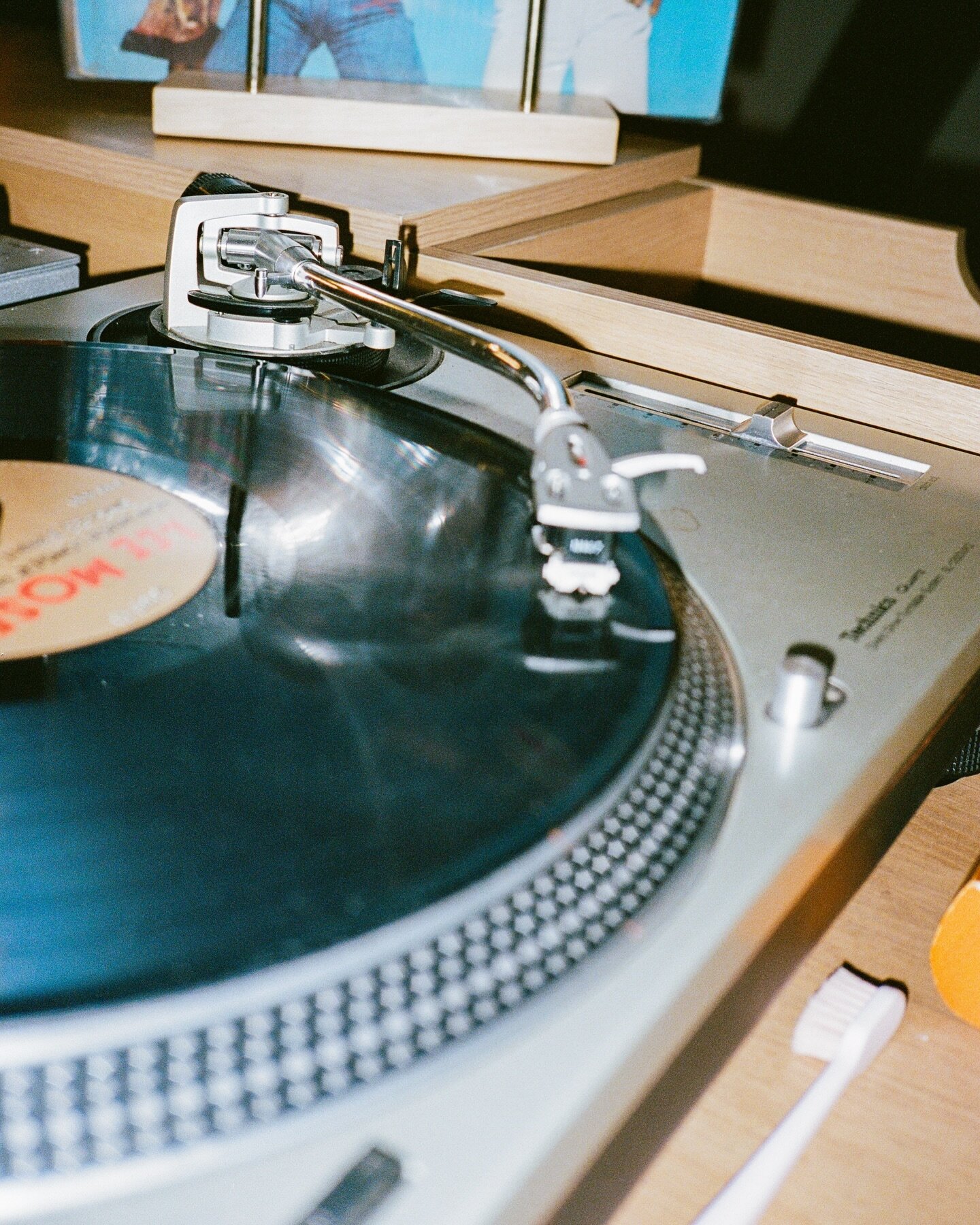 We&rsquo;re spinning tunes every Wednesday, Friday and Saturday. Roll through! #delanonna