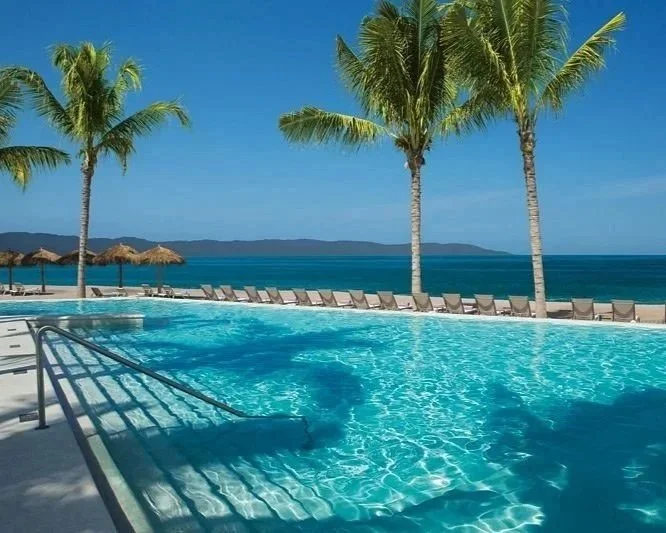 ocean-front-pool-at-secrets+%281%29.jpg