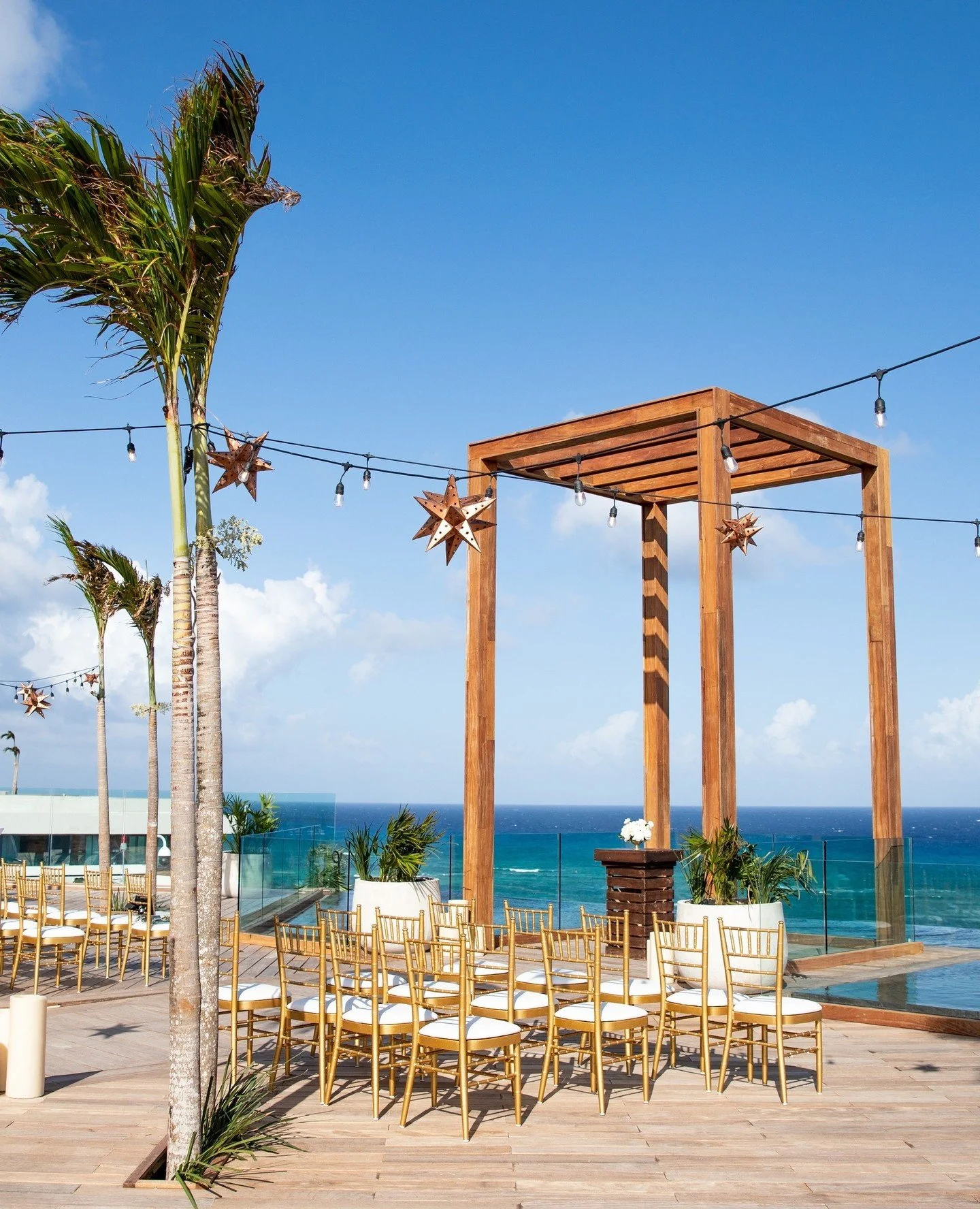 Secrets Moxch&eacute; Playa del Carmen has so many incredible ceremony and reception venues that it will be difficult to choose which one is the one for you!⁠
⁠
🌴 Sky Wedding Gazebo (capacity 60)⁠
🌴Sky Wedding Salon (capacity 60)⁠
🌴 Beach (capacit