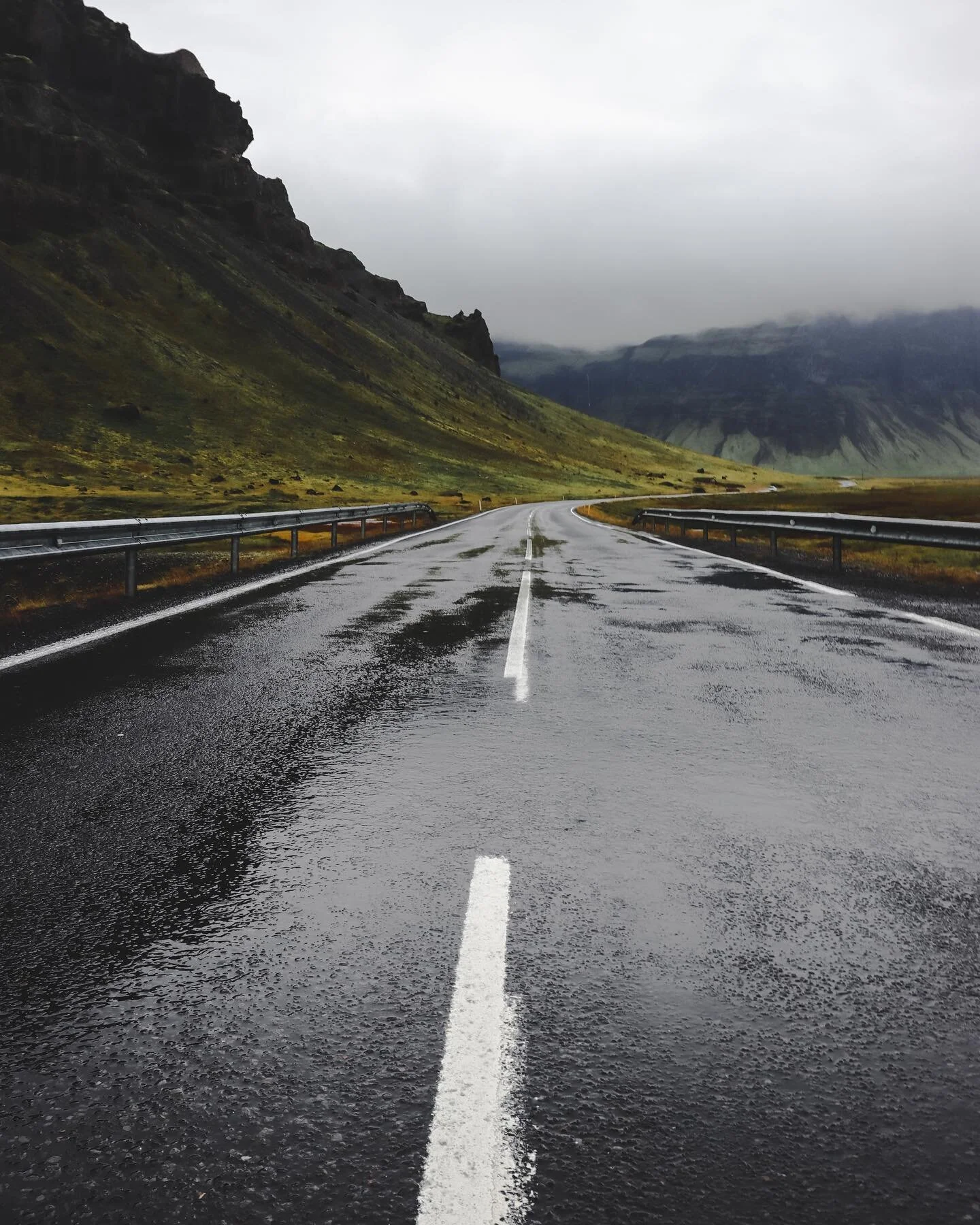 Love of all Iceland&rsquo;s moods. ✨ #wanderlust #travelgram #mytravelgram #travelblog #travelblogger #travelphotography #artofvisuals #instapassport #instatravel #optimum_shots #ig_exquisite #traveltheworld #photooftheday #france #earthofficial #art