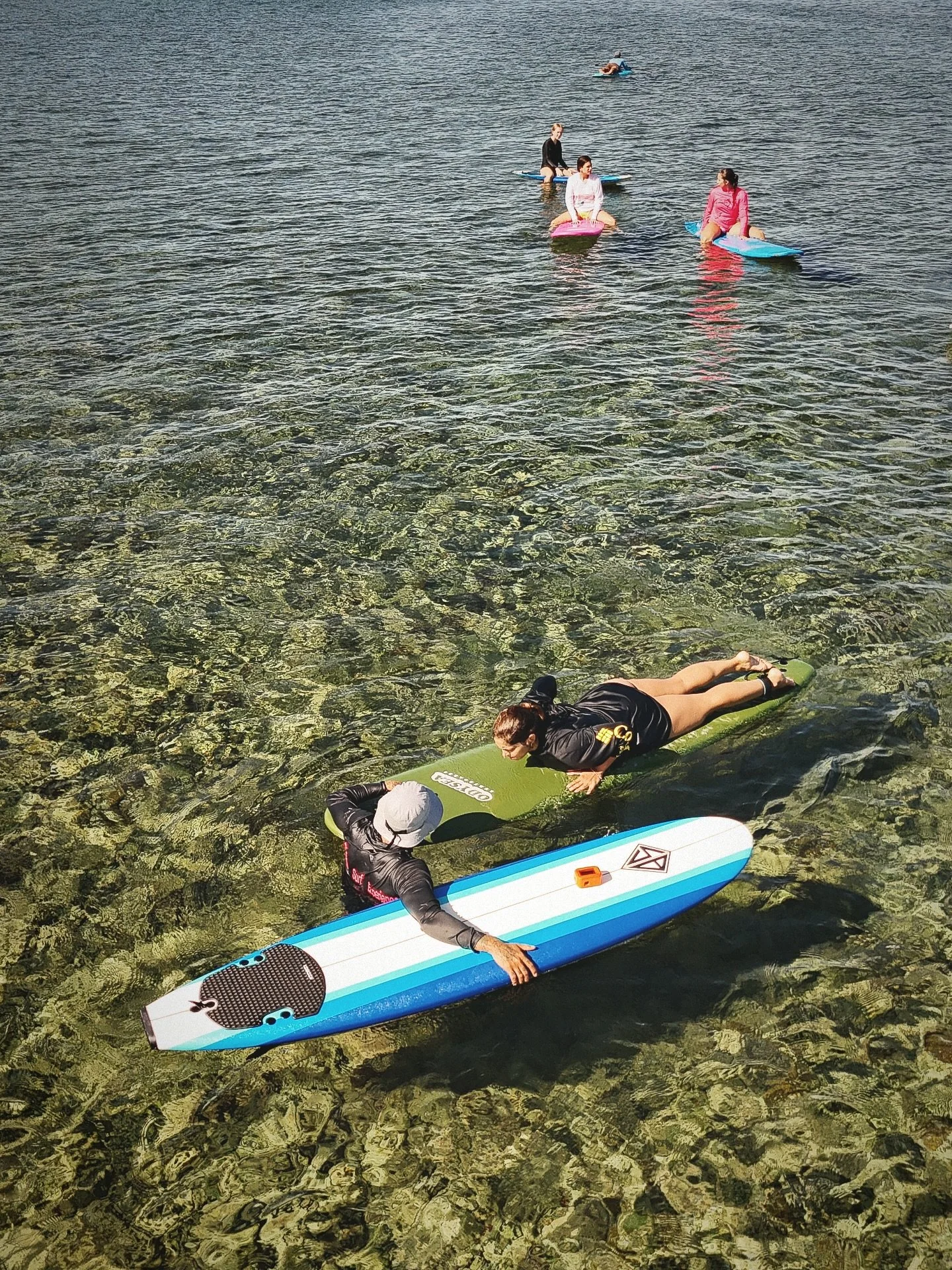 @noelia.merino28 @acolonn @mckenna.kemp #bendecidos #puertorico🇵🇷 Gracias @raulvalentinmalave 📸 #rinconsurfexperience