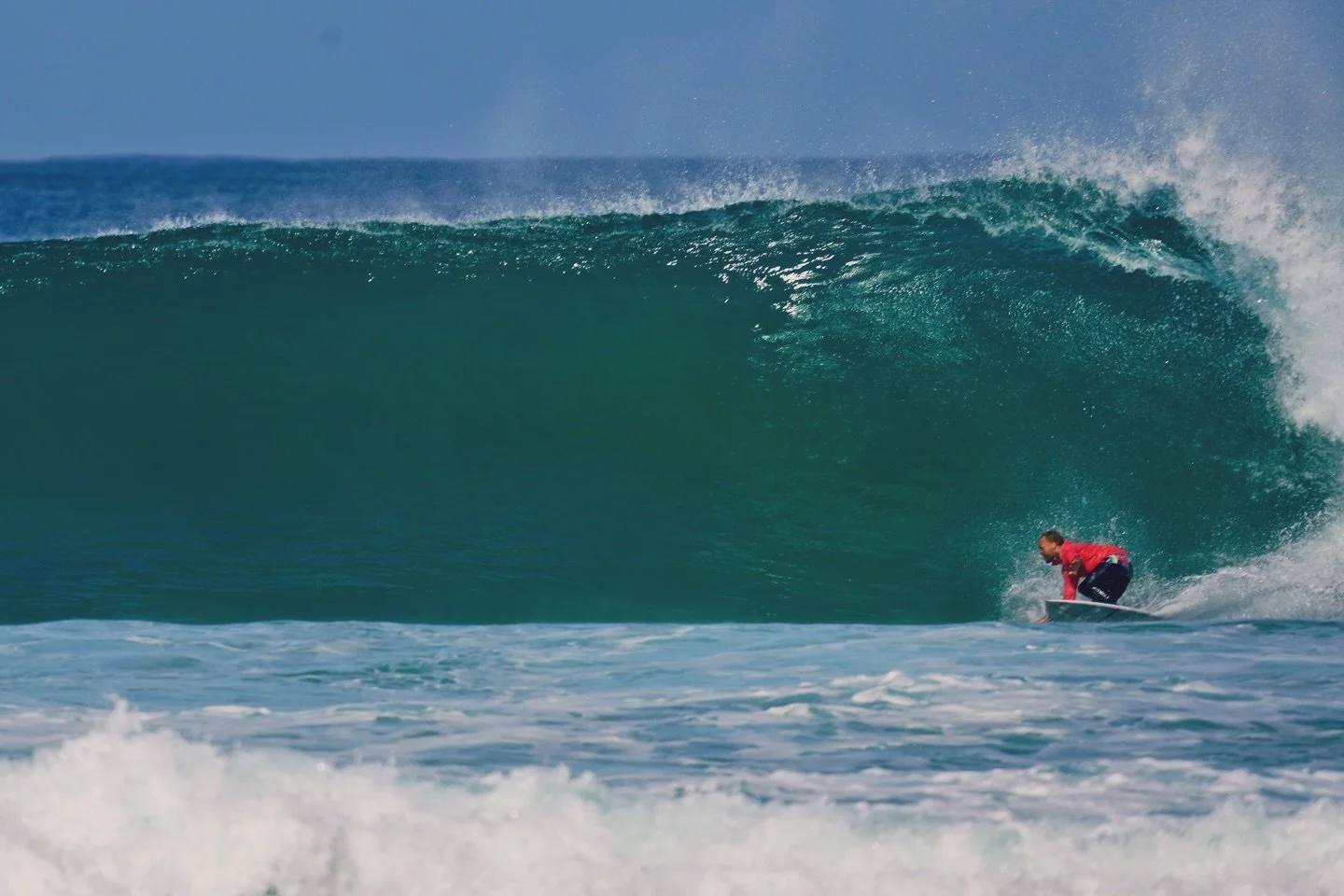Gracias @rinconsurfreport por las fotos 🔥📸 @pyzelsurfboardspr @stokedrincon @rinconbeerco