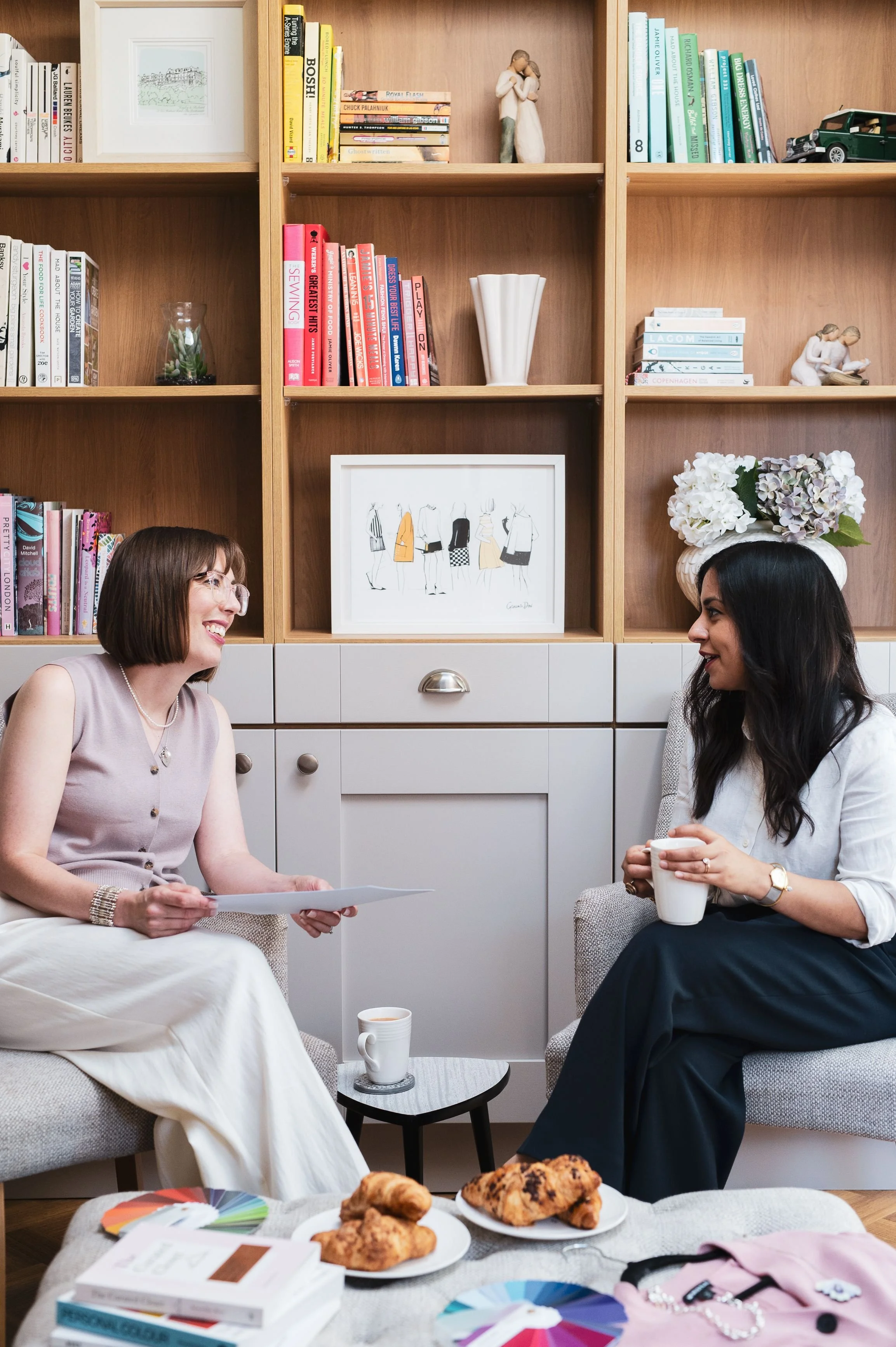 Personal Stylist Hayley Eleanor speaking to a client during Wardrobe Planning Sesssion