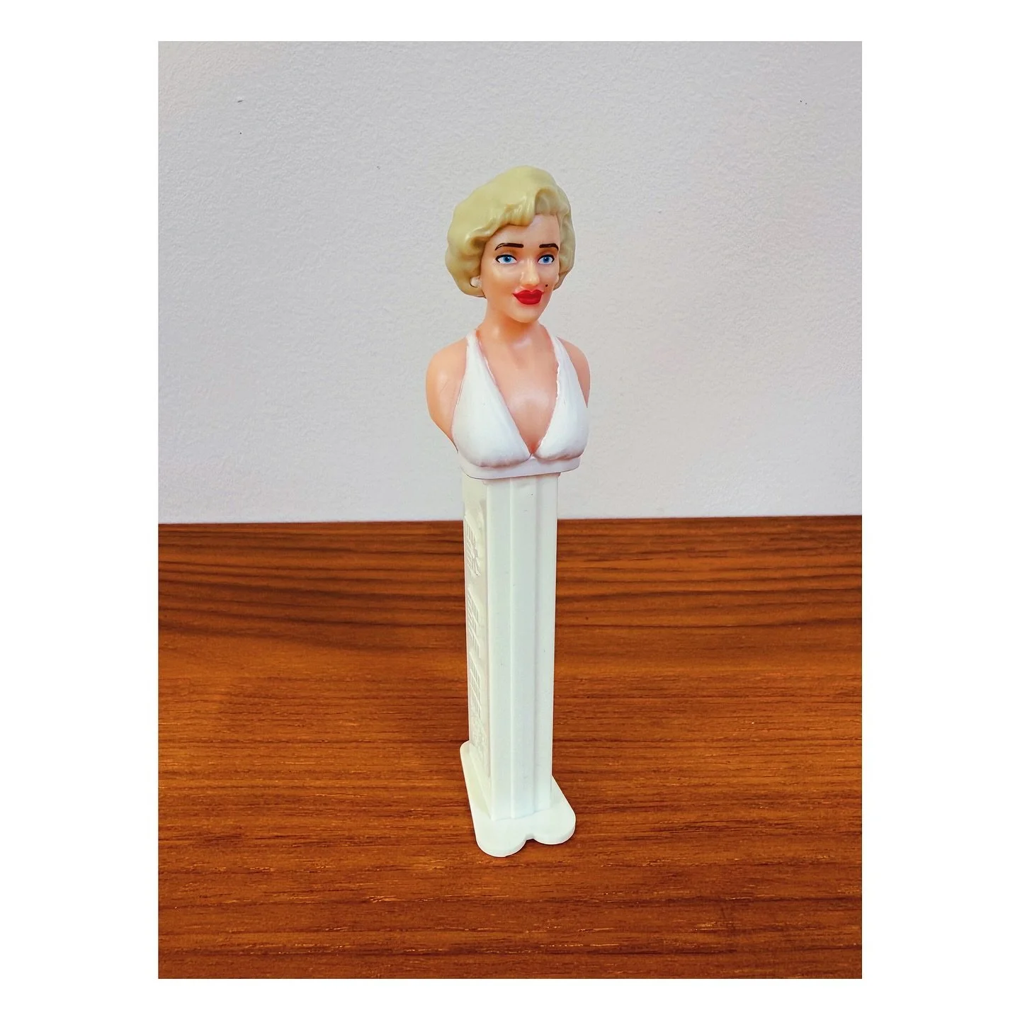 That&rsquo;s so Marilyn 💋
.
.
#pez #pezdispenser #candy #marilyn