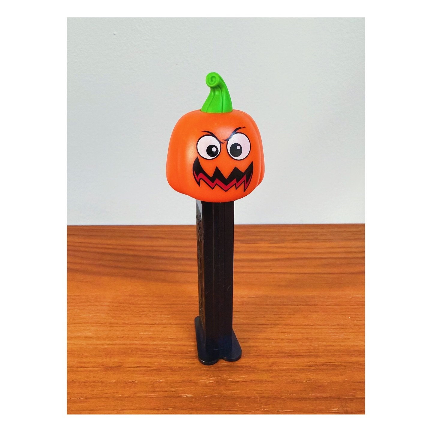 MUAHAHA 🎃
.
.
#pez #pezdispenser #candy #pumpkin