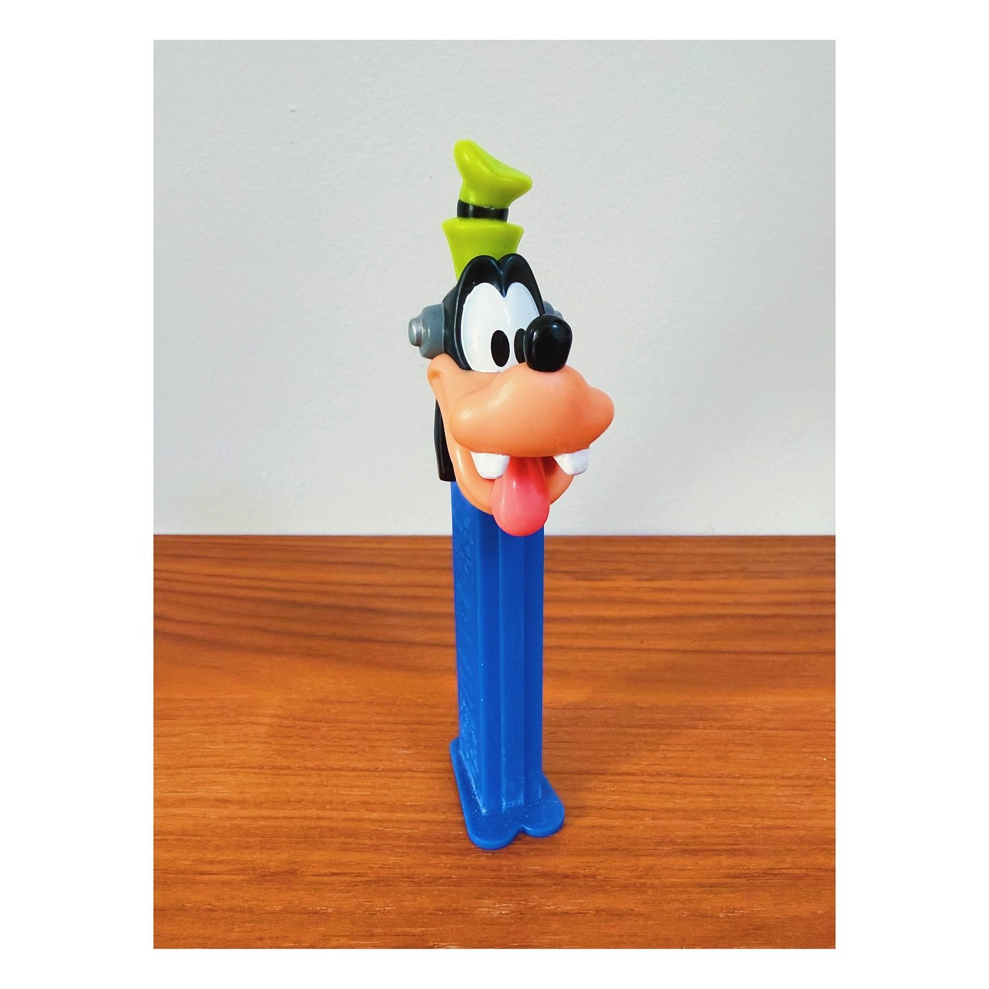 He&rsquo;s listening to the tunes 🎧
.
.
#pez #pezdispenser #candy #goofy #disney