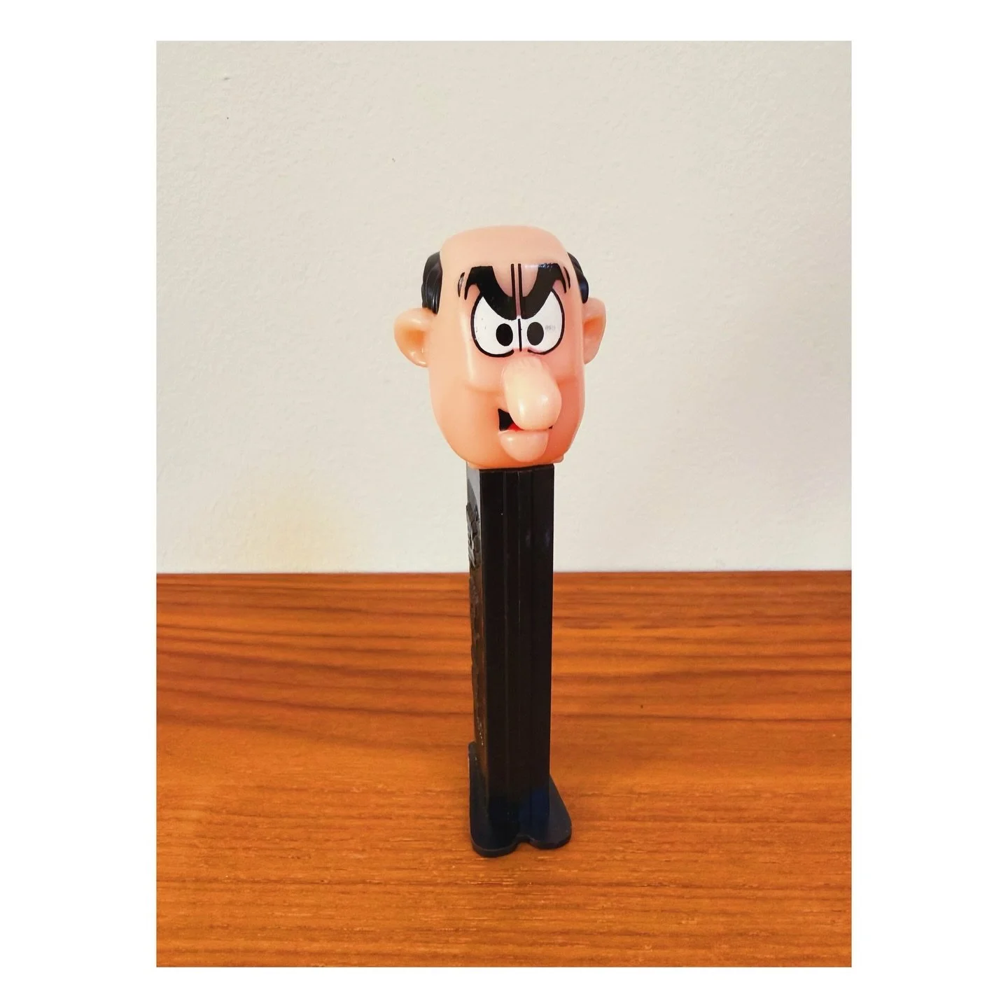 LOOK OUT 👀
.
.
#pez #pezdispenser #candy #smurfs #gargamel