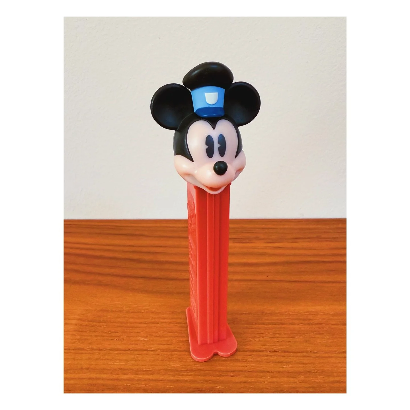 Ye olde Mickey of Mouse 🐭
.
.
#pez #pezdispenser #candy #mickeymouse #disney