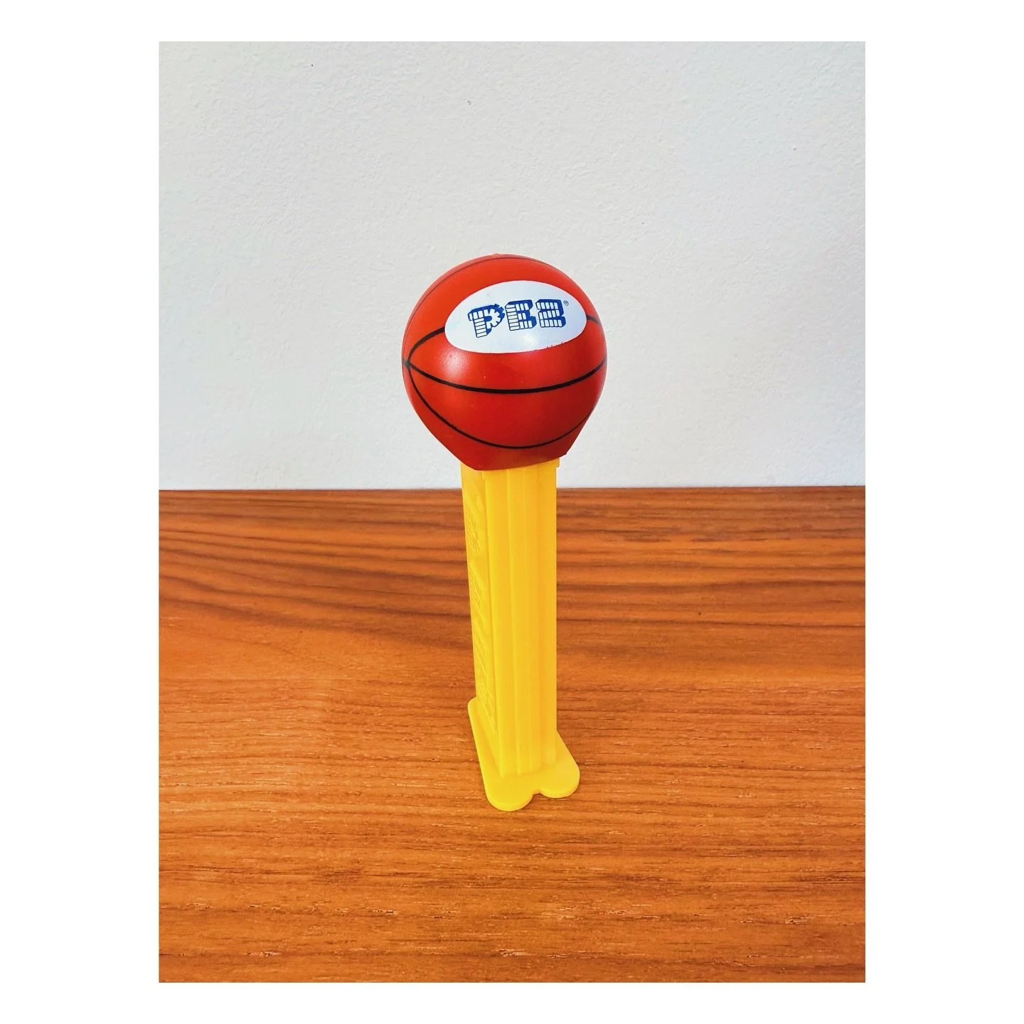 Lil dribble dribble 🏀
.
.
#pez #pezdispenser #candy #basketball