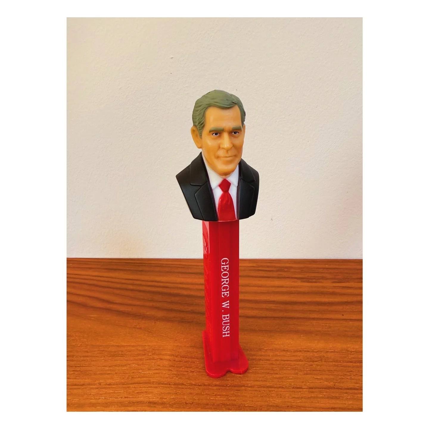 Mr Jr 🇺🇸
.
.
#pez #pezdispenser #candy #president #georgewbush