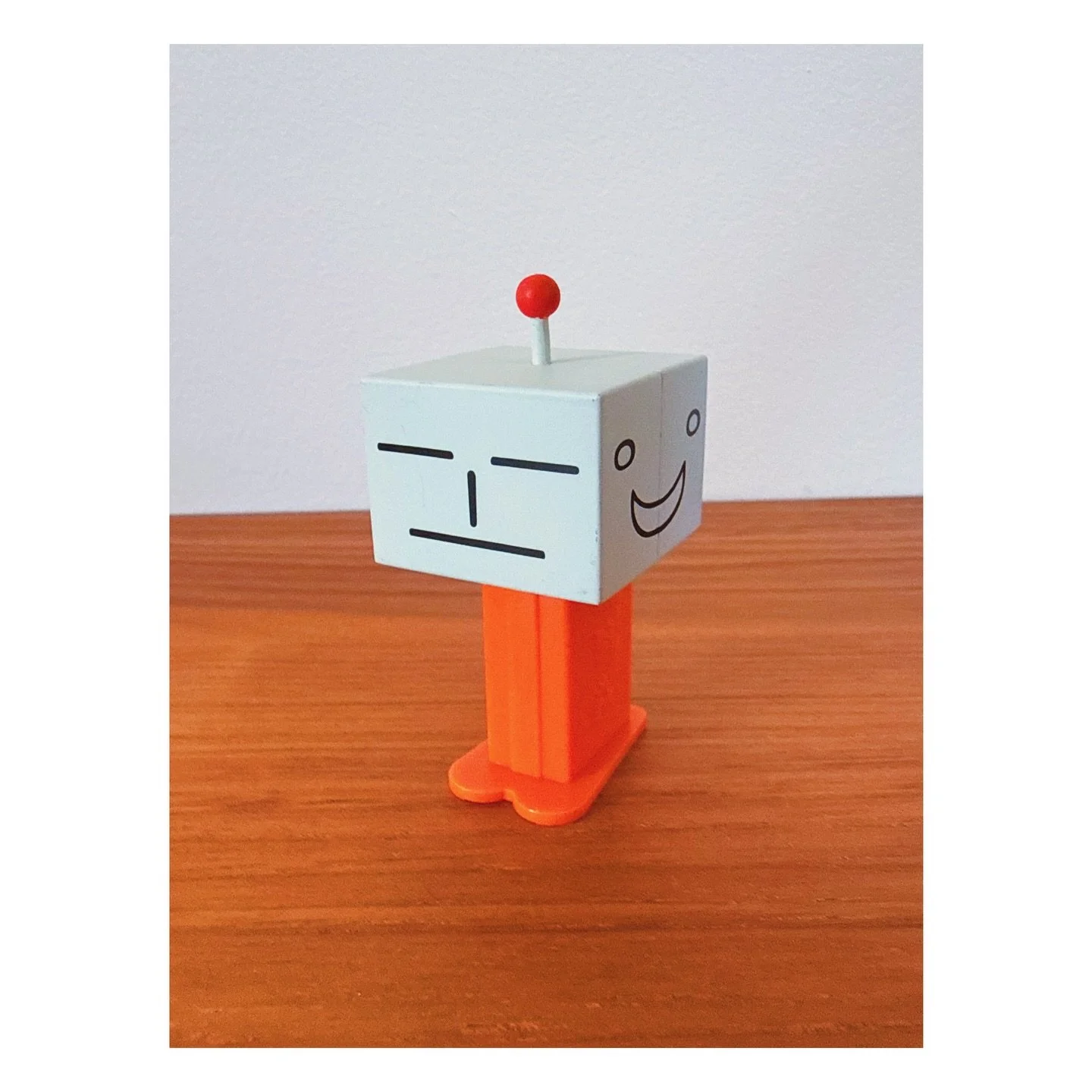 Hello moto 🤖
.
.
#pez #pezdispenser #candy #dokodemoissyo #suzuki