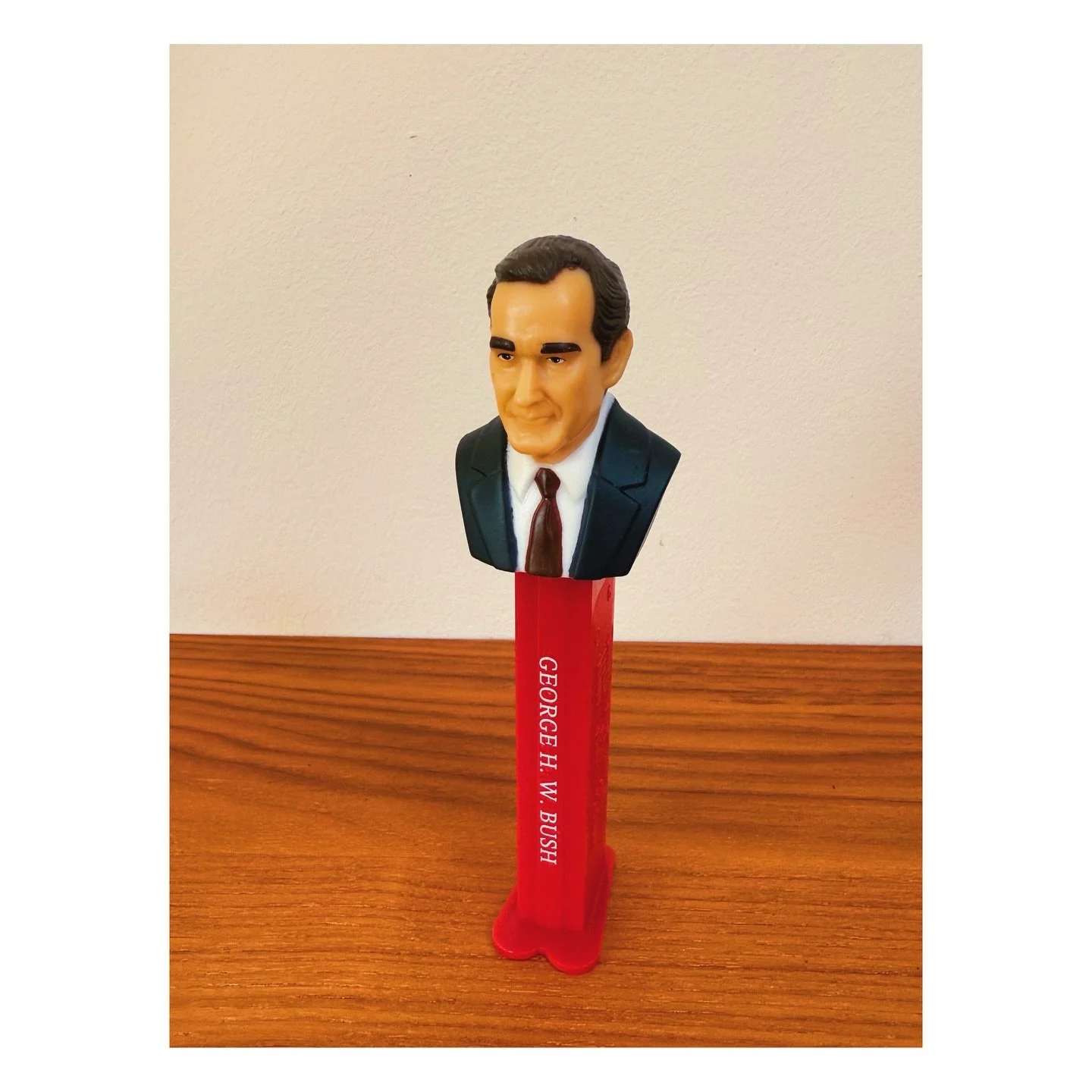 Mr Sr 🇺🇸
.
.
#pez #pezdispenser #candy #president #georgehwbush