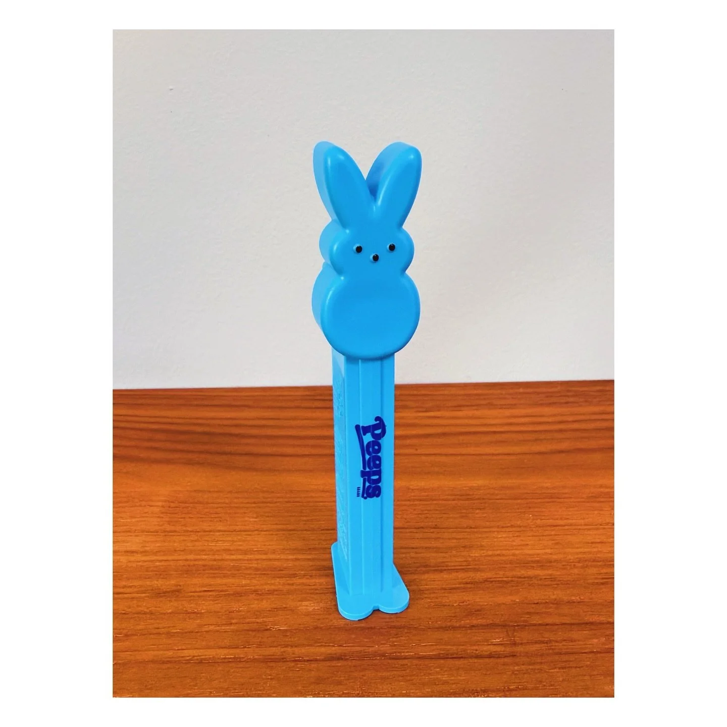 Lemme take a peep 🍬
.
.
#pez #pezdispenser #candy #peeps