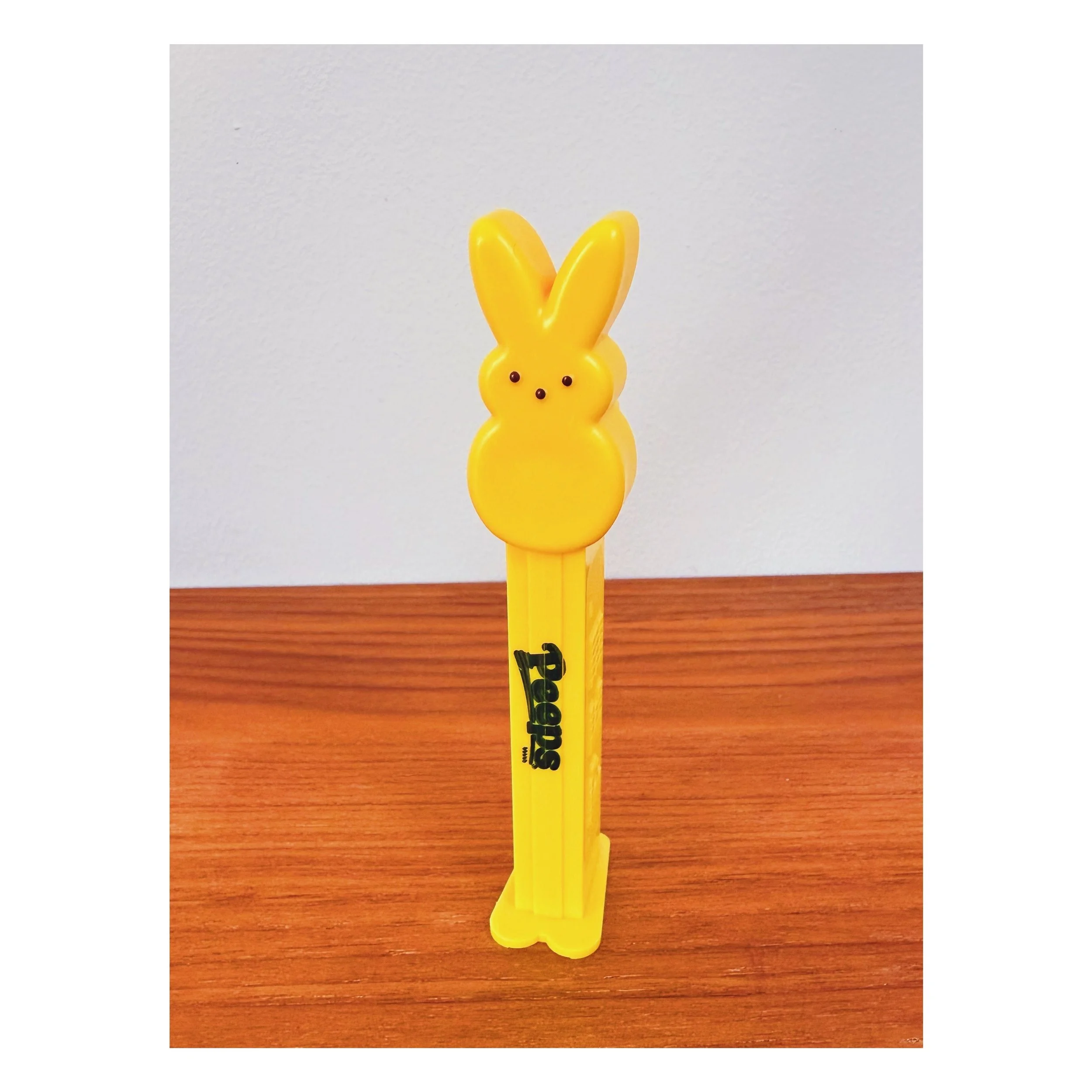 Yellow and full of cheer 🍬
.
.
#pez #pezdispenser #candy #peeps