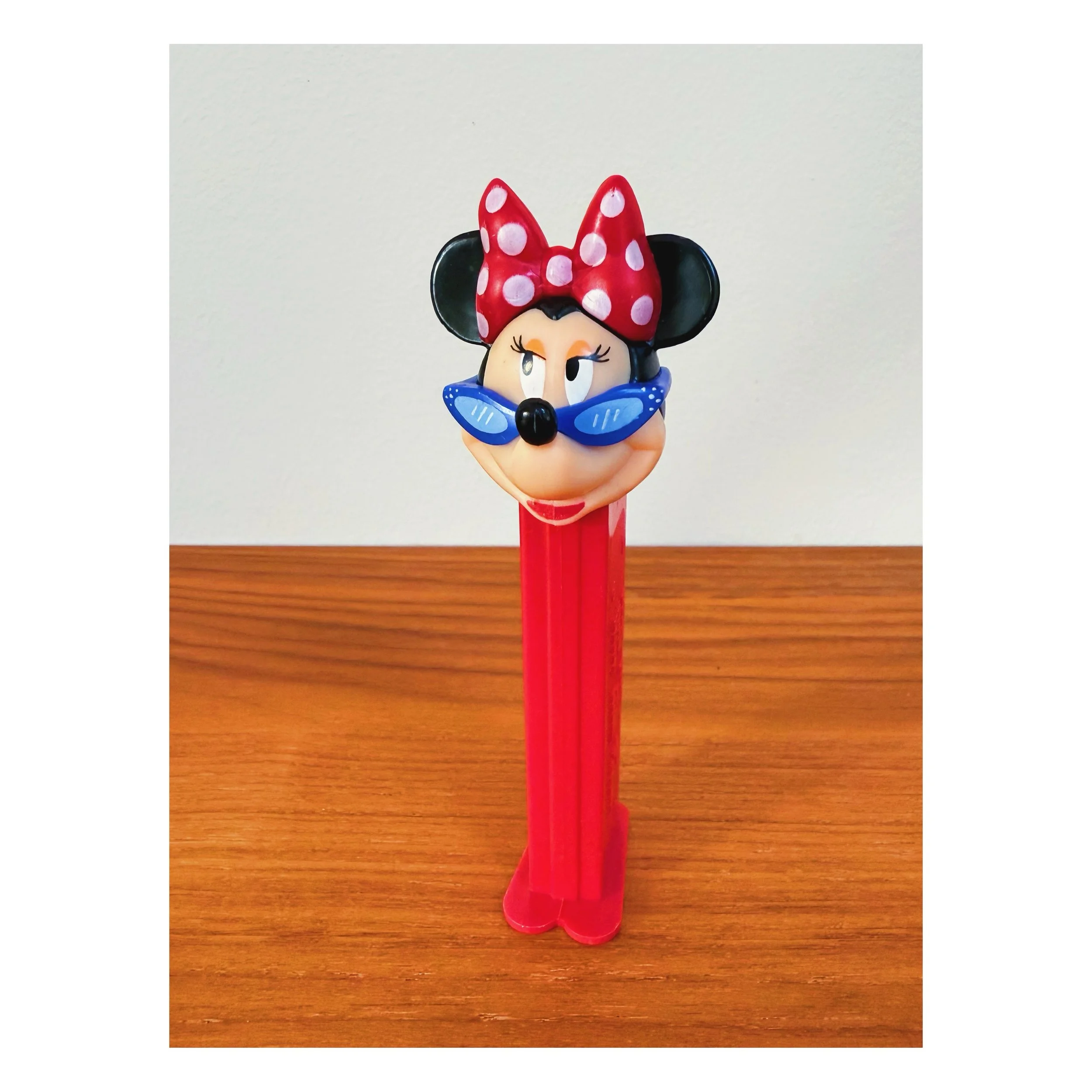Na na na Diva 🕶️
.
.
#pez #pezdispenser #candy #minniemouse #disney