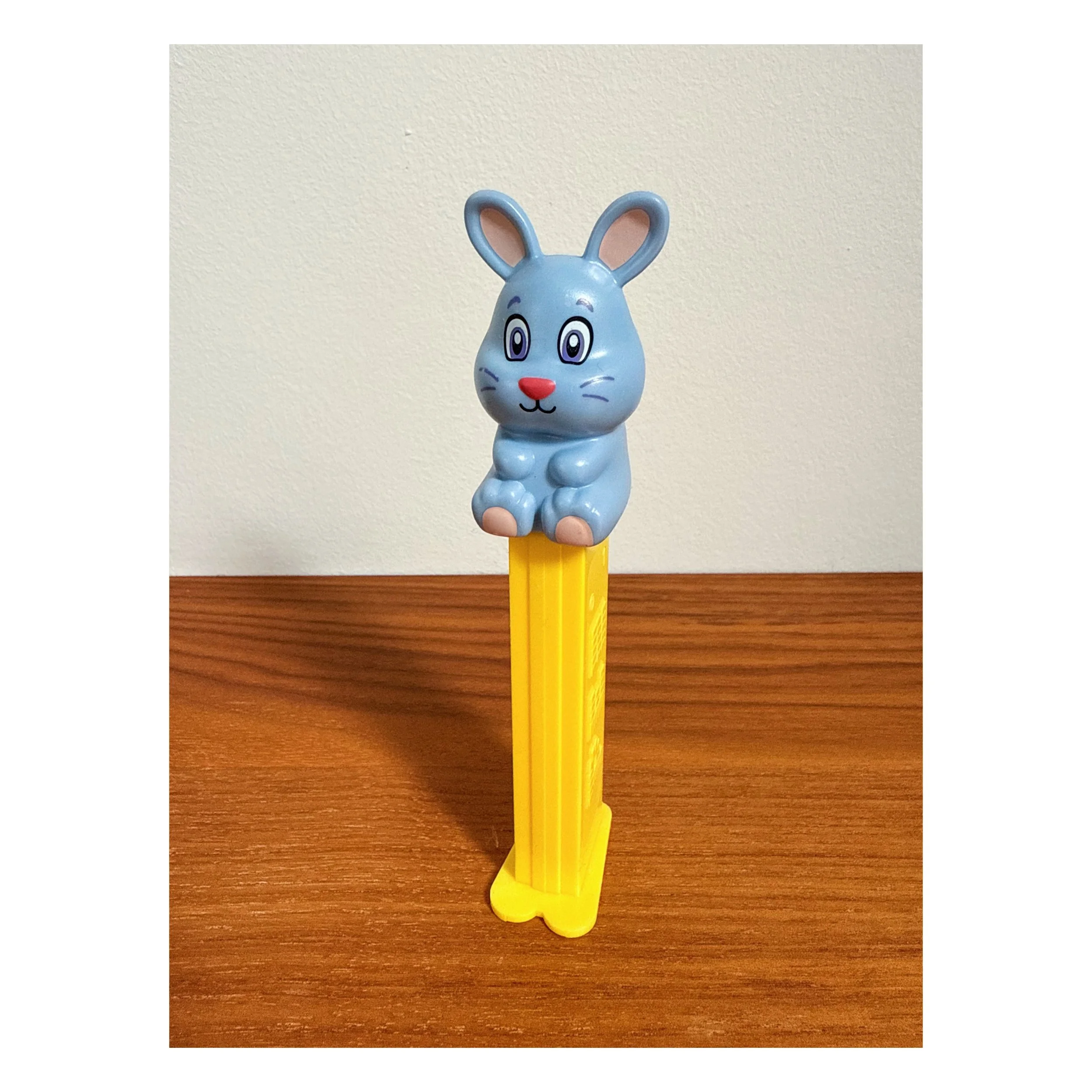 The most fluffiest of all 🐰
.
.
#pez #pezdispenser #candy #bunny
